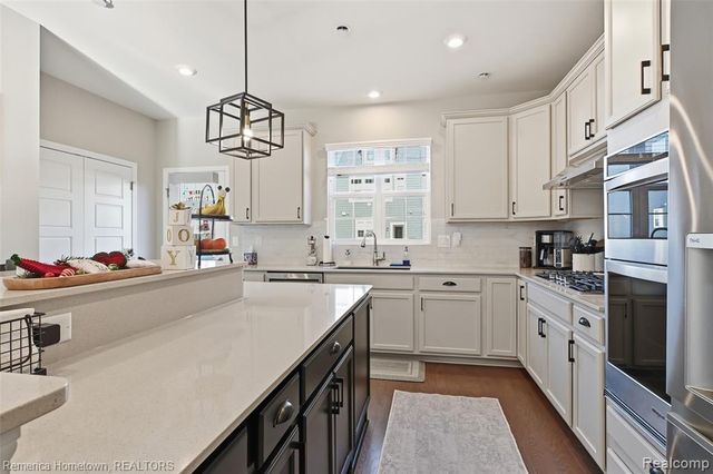 230 Sydney Court, Plymouth, MI 48170