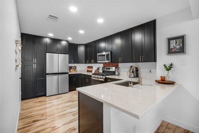 5935 Kevin Kelly PL, Austin, TX 78727