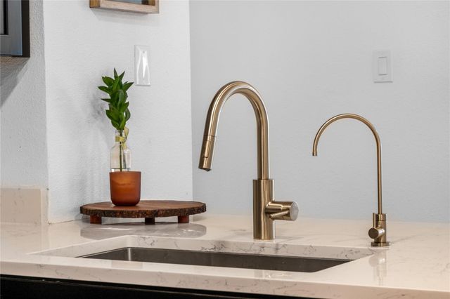 5935 Kevin Kelly PL, Austin, TX 78727