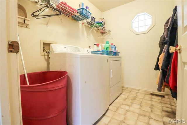 1341 Montevale Court, Fenton, MO 63026