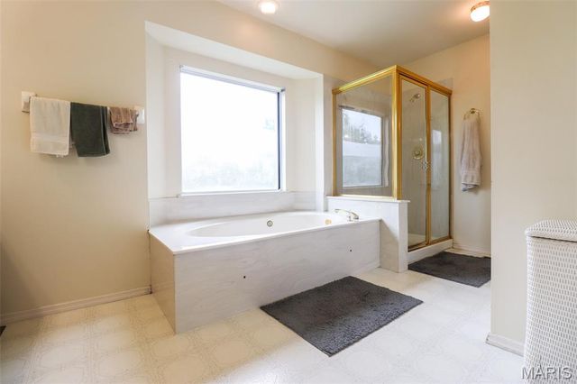 1341 Montevale Court, Fenton, MO 63026