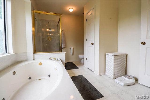 1341 Montevale Court, Fenton, MO 63026