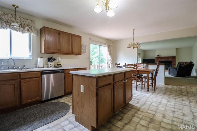 1341 Montevale Court, Fenton, MO 63026