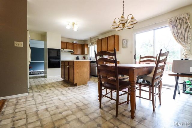 1341 Montevale Court, Fenton, MO 63026