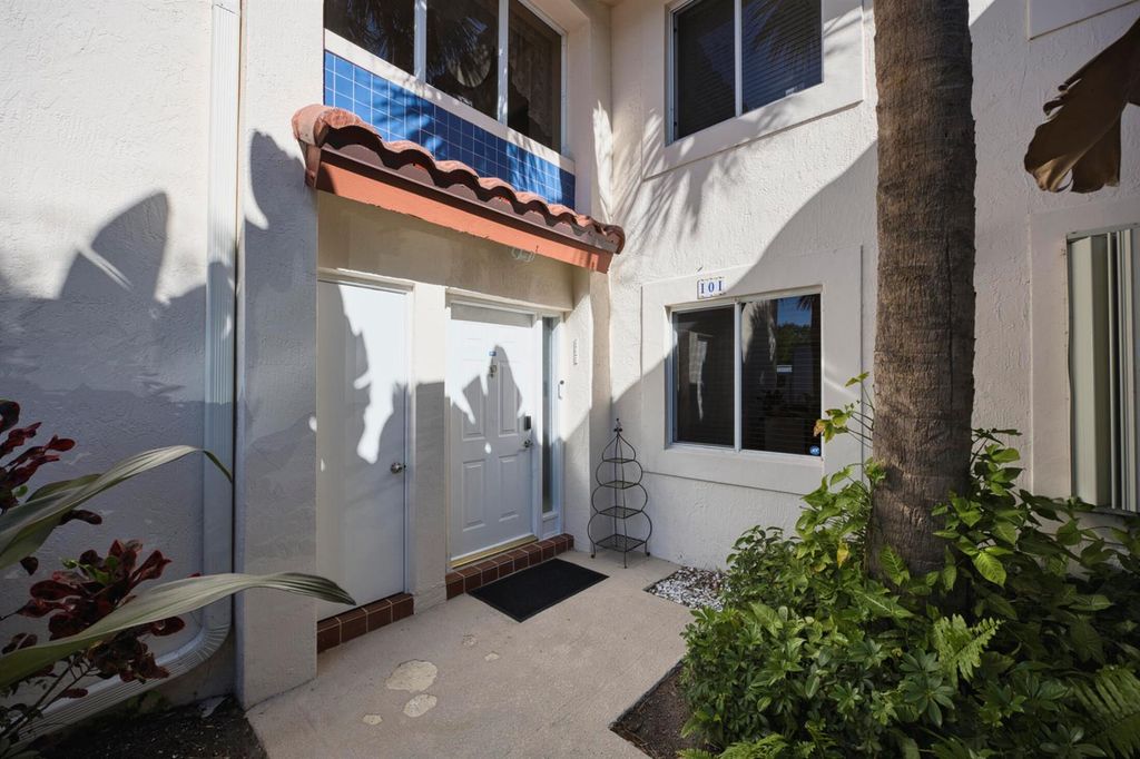 380 NW 67th Street Apt 101, Boca Raton, FL 33487