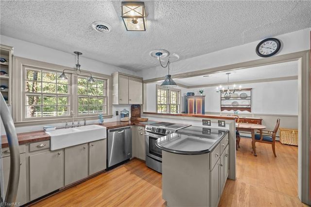 502 W Hunter Street, Madison, NC 27025