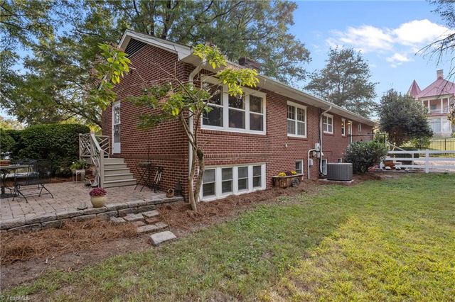 502 W Hunter Street, Madison, NC 27025