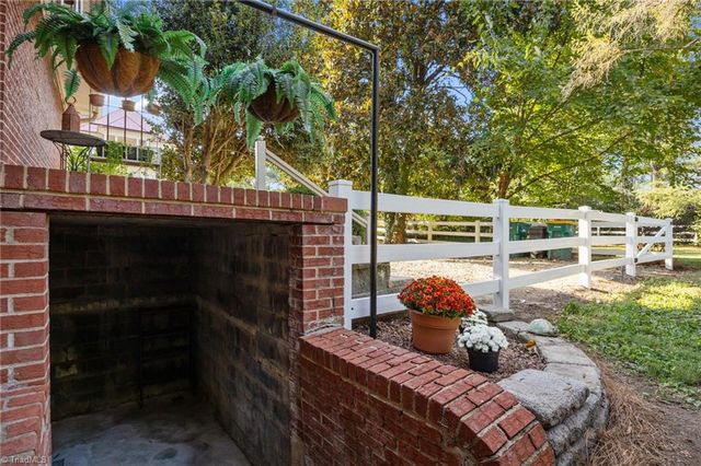502 W Hunter Street, Madison, NC 27025