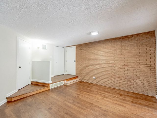 6015 Lakeside Place 203A, Tinley Park, IL 60477