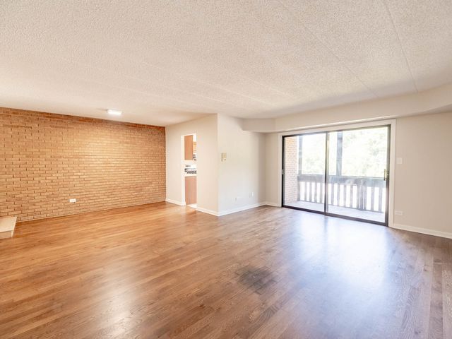 6015 Lakeside Place 203A, Tinley Park, IL 60477