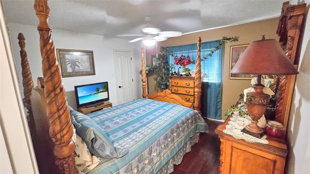 2170 Santa Cruz Lane, League City, TX 77573