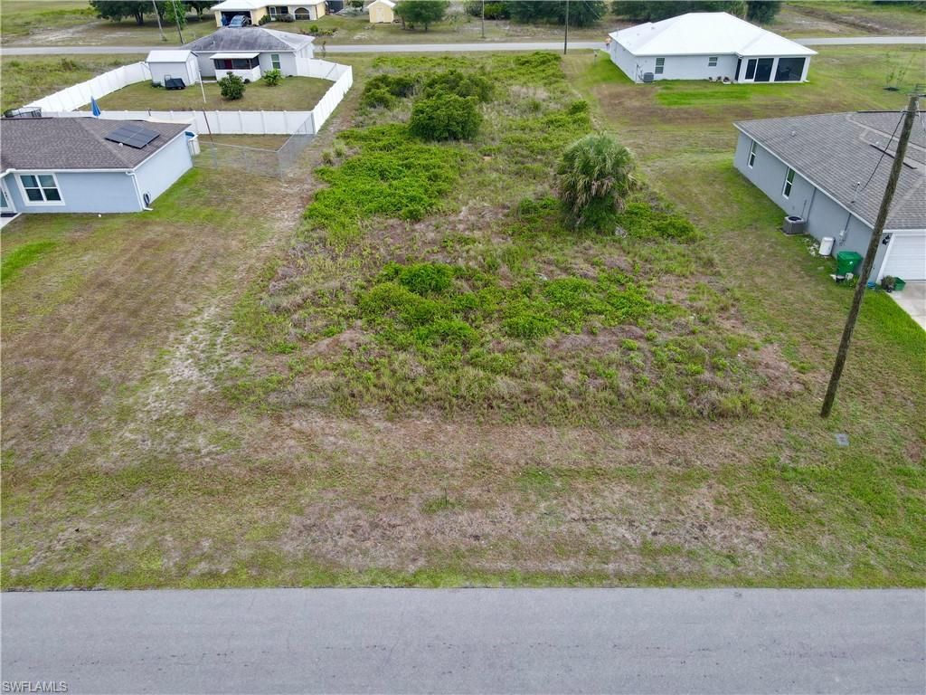 9042 Green CIR, LABELLE, FL 33935 — exterior