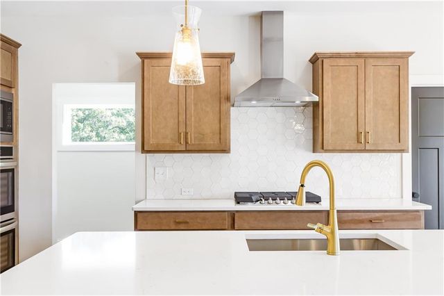 102 Red Oak Lane, Carrollton, GA 30116