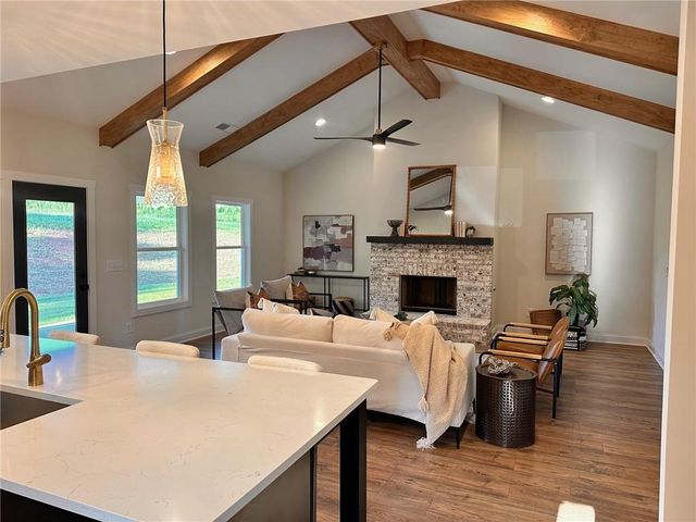 102 Red Oak Lane, Carrollton, GA 30116