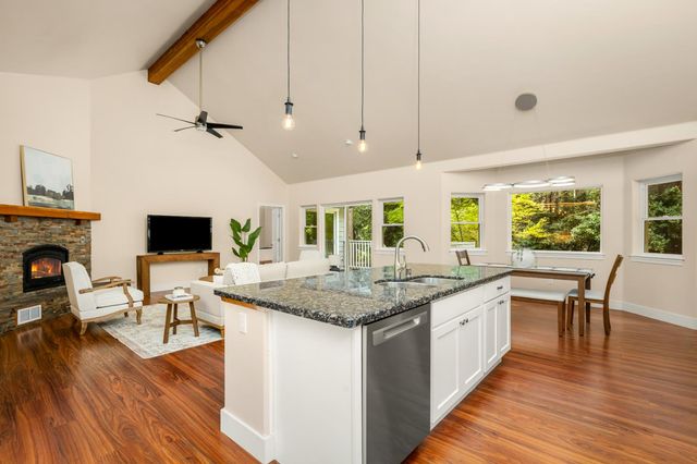 11852 Black Oak Dr, Nevada City, CA 95959