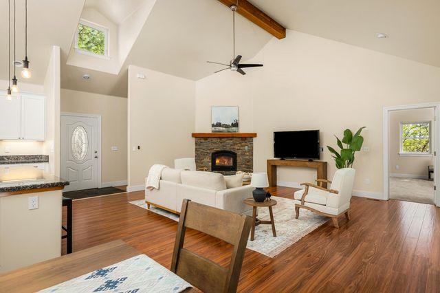 11852 Black Oak Dr, Nevada City, CA 95959