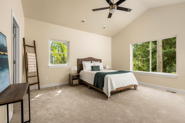 11852 Black Oak Dr, Nevada City, CA 95959