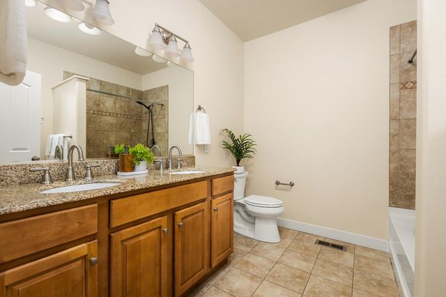 11852 Black Oak Dr, Nevada City, CA 95959