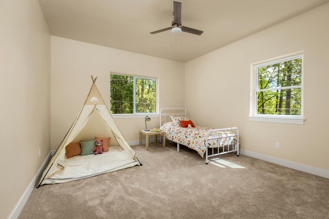 11852 Black Oak Dr, Nevada City, CA 95959