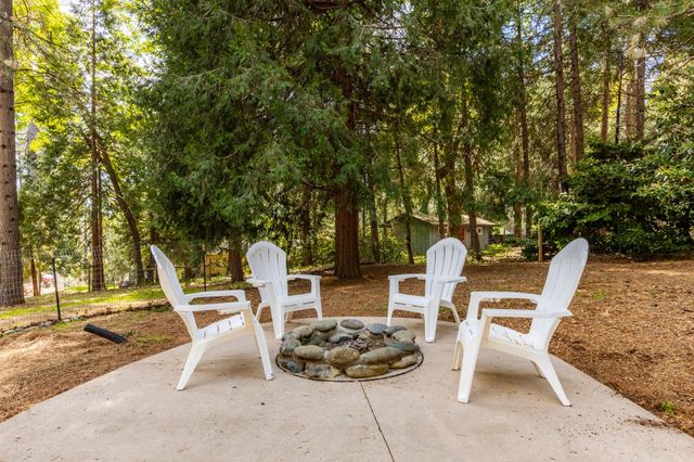 11852 Black Oak Dr, Nevada City, CA 95959