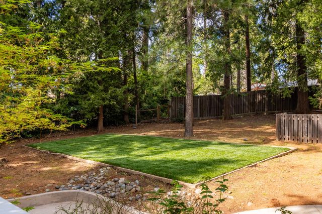 11852 Black Oak Dr, Nevada City, CA 95959