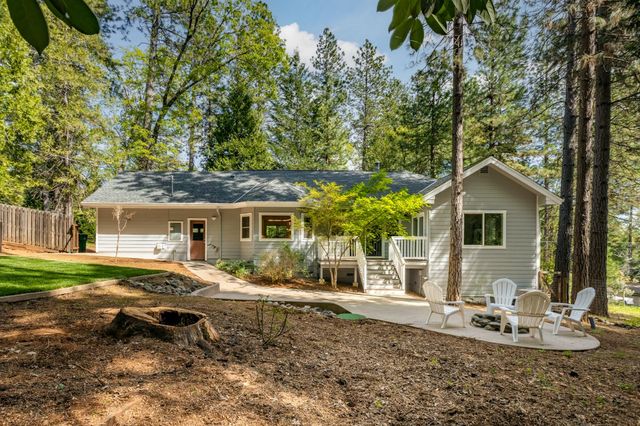 11852 Black Oak Dr, Nevada City, CA 95959