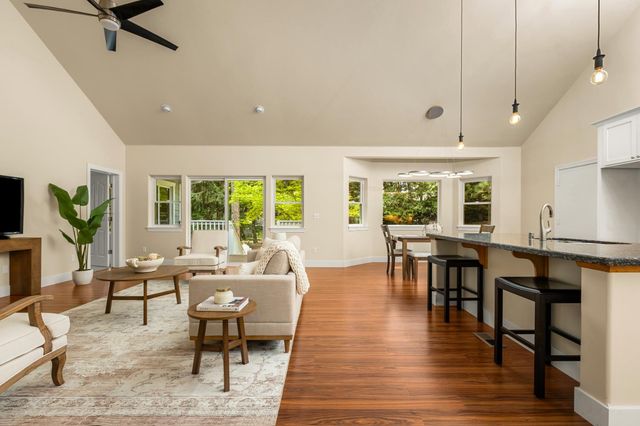 11852 Black Oak Dr, Nevada City, CA 95959