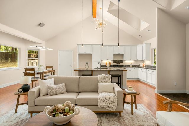 11852 Black Oak Dr, Nevada City, CA 95959