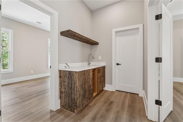 6029 Wellington Avenue, Gainesville, GA 30506