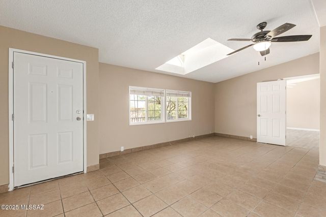 14587 N Twin Lakes Drive, Tucson, AZ 85739