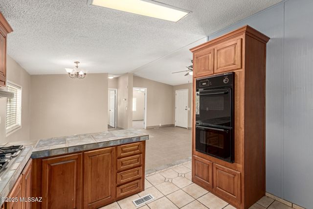 14587 N Twin Lakes Drive, Tucson, AZ 85739