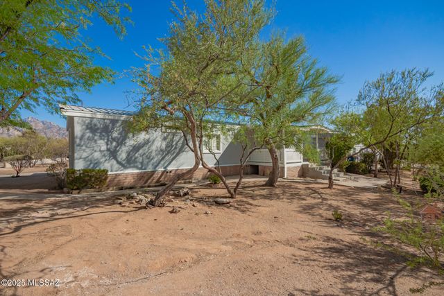 14587 N Twin Lakes Drive, Tucson, AZ 85739