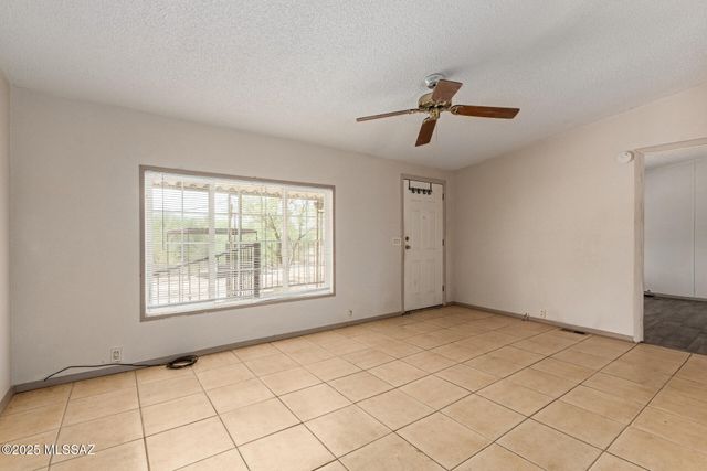 14587 N Twin Lakes Drive, Tucson, AZ 85739