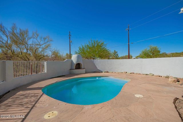 14587 N Twin Lakes Drive, Tucson, AZ 85739