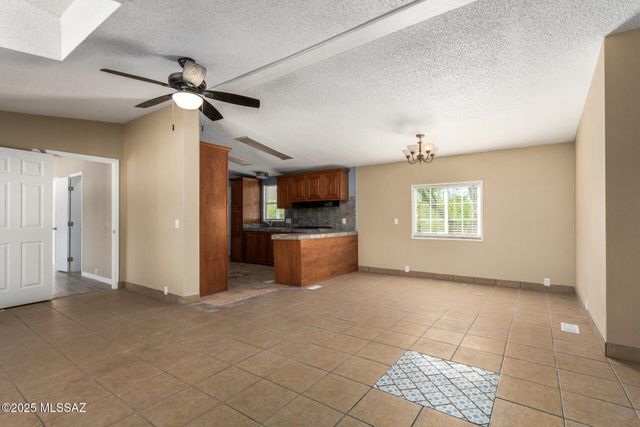 14587 N Twin Lakes Drive, Tucson, AZ 85739