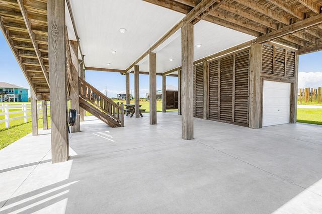 4305 Bolivar Circle, Port Bolivar, TX 77650