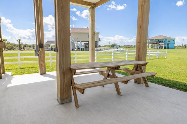 4305 Bolivar Circle, Port Bolivar, TX 77650