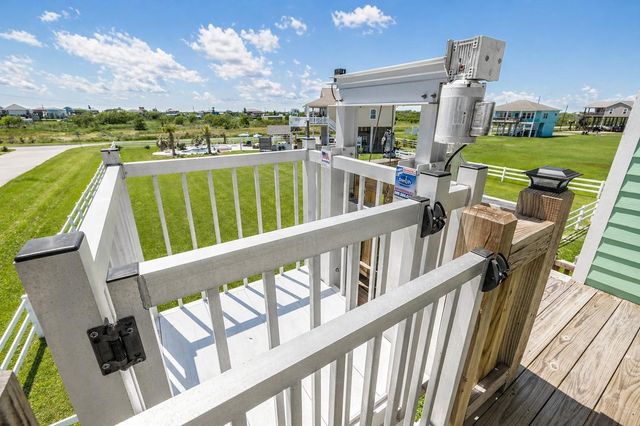 4305 Bolivar Circle, Port Bolivar, TX 77650