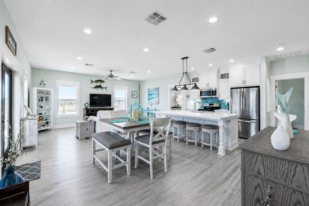 4305 Bolivar Circle, Port Bolivar, TX 77650
