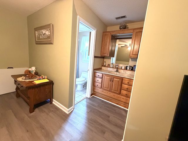 400 Sharondale Dr, Tullahoma, TN 37388