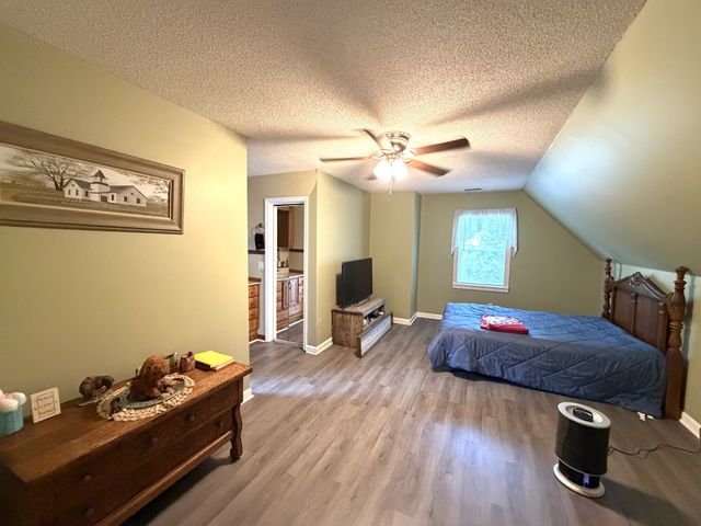 400 Sharondale Dr, Tullahoma, TN 37388