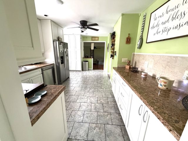 400 Sharondale Dr, Tullahoma, TN 37388