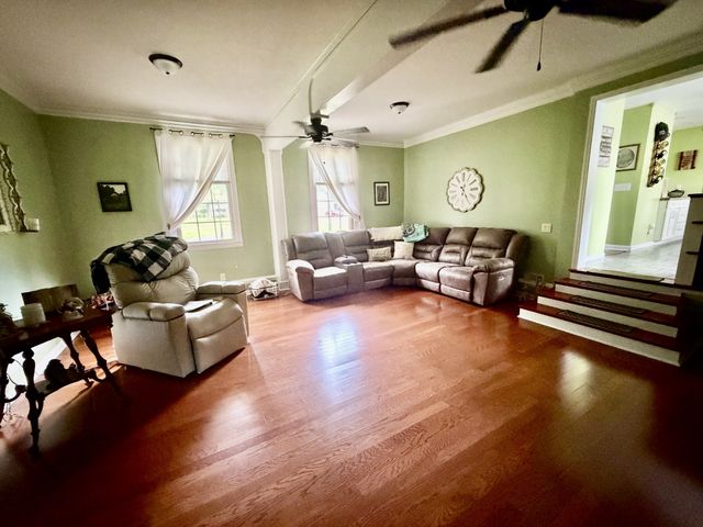 400 Sharondale Dr, Tullahoma, TN 37388