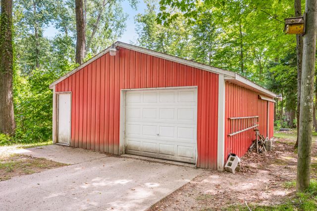 7746 N Manitonka Drive, Weidman, MI 48893