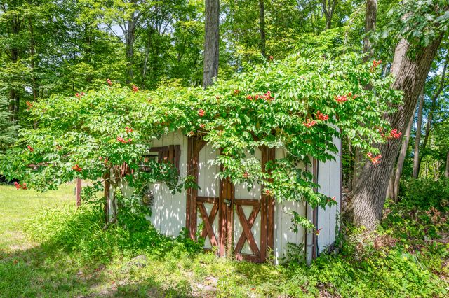 7746 N Manitonka Drive, Weidman, MI 48893