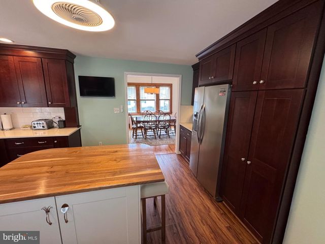 1500 N WEBSTER AVE, Dunmore, PA 18509