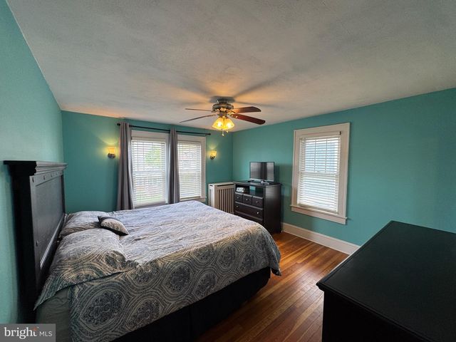 1500 N WEBSTER AVE, Dunmore, PA 18509