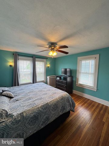 1500 N WEBSTER AVE, Dunmore, PA 18509