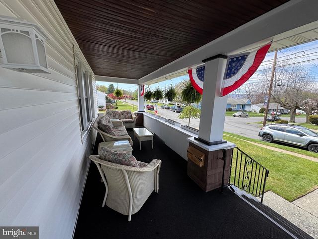 1500 N WEBSTER AVE, Dunmore, PA 18509