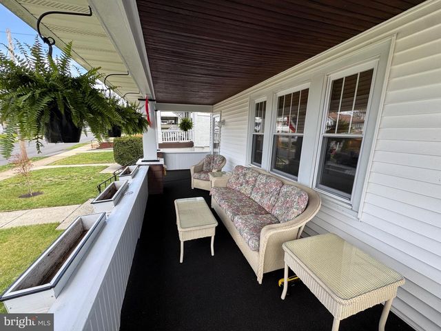 1500 N WEBSTER AVE, Dunmore, PA 18509